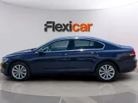 Usado VW Passat Advance 150 CV (110 kW) 2017 Azul Berlina