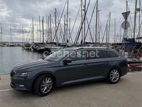 Usado Skoda Superb Ambition 150 CV (110 kW) 2018 Gris / plata Familiar