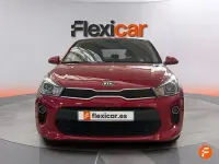 Usado Kia Rio 84 CV (61 kW) 2019 Rojo Berlina