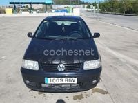 Usado VW Polo Trendline 75 HP (55 kW) 2001 Preto Sedan