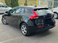 Usado Volvo V40 Inscription 122 HP (89 kW) 2018 Preto Sedan