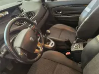 Usado Renault Scénic III Dynamique 110 CV (80 kW) 2013 Gris / plata Monovolumen