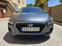 Usado Hyundai i30 120 CV (88 kW) 2017 Gris / plata Berlina