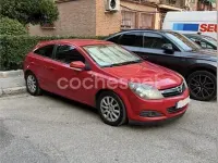 Usado Opel Astra GTC Enjoy 100 CV (73 kW) 2005 Rojo Berlina