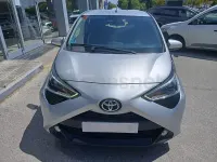 Usado Toyota Aygo X-play 72 CV (52 kW) 2021 Gris / plata Utilitario