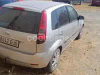 Usado Ford Fiesta 68 CV (50 kW) 2005 Blanco Utilitario