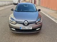 Usado Renault Mégane Life 115 CV (84 kW) 2014 Gris / plata Berlina