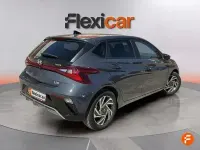Usado Hyundai i20 100 CV (73 kW) 2025 Gris Utilitario