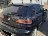 Usado Seat Ibiza Fresh 75 CV (55 kW) 2004 Negro Utilitario