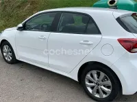 Usado Kia Rio 100 HP (73 kW) 2021 Branco Sedan