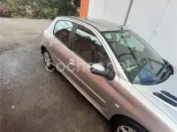 Usado Peugeot 206 75 CV (55 kW) 2006 Gris / plata Berlina