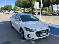 Usado Hyundai Elantra 132 CV (97 kW) 2016 Blanco Berlina