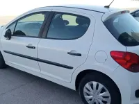 Usado Peugeot 207 70 CV (51 kW) 2009 Blanco Utilitario