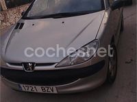 Usado Peugeot 206 75 CV (55 kW) 2002 Gris / plata Berlina