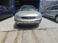 Usado Ford Mondeo Trend 115 CV (84 kW) 2003 Marrón Berlina