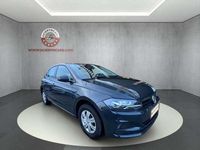 Usado VW Polo Advance 69 CV (50 kW) 2017 Gris Utilitario