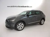 Usado VW Tiguan Life 150 CV (110 kW) 2023 Gris / plata SUV