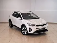 Usado Kia Stonic 79 CV (58 kW) 2024 Blanco SUV