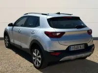 Usado Kia Stonic 101 CV (74 kW) 2025 Plateado SUV