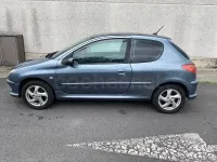 Usado Peugeot 206 110 CV (80 kW) 2006 Gris / plata Berlina