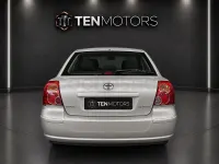 Usado Toyota Avensis Sol 147 CV (108 kW) 2007 Gris / plata Berlina