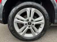 Usado Audi Q2 Sport 110 CV (80 kW) 2023 Rojo progresivo metalizado SUV