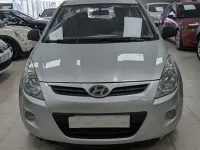Usado Hyundai i20 Comfort 77 CV (56 kW) 2011 Gris Utilitario