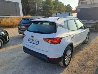 Usado Seat Arona Style Plus 110 CV (80 kW) 2021 Blanco SUV