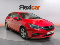 Usado Opel Astra Selective 110 CV (80 kW) 2018 Rojo Berlina