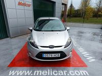 Usado Ford Fiesta Trend 70 CV (51 kW) 2011 Gris / plata Berlina