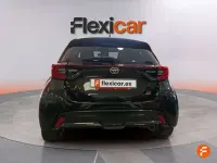 Usado Toyota Yaris Sport 116 CV (85 kW) 2022 Negro Utilitario