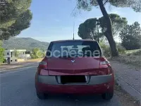 Usado Renault Mégane Authentique 105 CV (77 kW) 2006 Granate Berlina