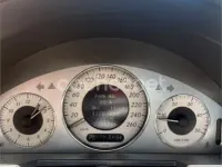 Usado Mercedes E270 Classic 170 CV (125 kW) 2003 Gris / plata Familiar