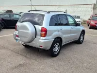 Usado Toyota RAV4 Luna 125 CV (91 kW) 2004 Gris / plata SUV