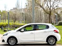 Usado Peugeot 208 Allure 110 CV (80 kW) 2016 Blanco Utilitario