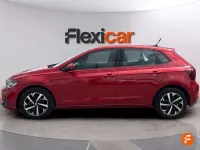 Usado VW Polo Life 95 CV (69 kW) 2022 Burdeos Utilitario