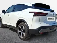 Usado Nissan Qashqai N-Connecta 190 CV (139 kW) 2022 Lunar white con techo midnight SUV