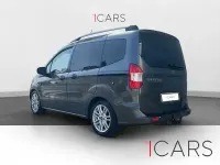 Usado Ford Tourneo Courier Titanium 100 CV (73 kW) 2019 Gris / plata Monovolumen