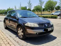Usado Renault Mégane Dynamique 115 CV (84 kW) 2004 Negro Berlina