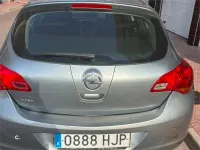 Usado Opel Astra Enjoy 115 CV (84 kW) 2012 Gris / plata Berlina