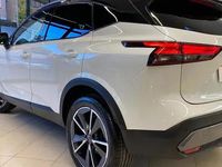 Usado Nissan Qashqai N-Connecta 140 CV (102 kW) 2023 Lunar white con techo midnight SUV