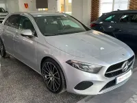 Usado Mercedes A200 150 CV (110 kW) 2025 Gris / plata Berlina