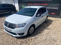 Używany Dacia Sandero 90 KM (66 kW) 2016 Biały Sedan/Limuzyna