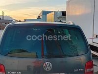 Usado VW Touran Highline 136 CV (100 kW) 2004 Gris / plata Monovolumen