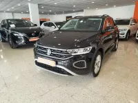 Usado VW T-Roc Life 150 CV (110 kW) 2024 Negro SUV