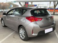 Usado Toyota Auris Active 132 CV (97 kW) 2013 Gris Utilitario