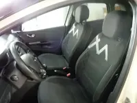 Usado Renault Captur Zen 90 CV (66 kW) 2015 Beige SUV