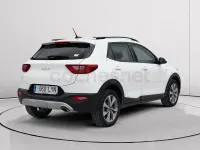 Usado Kia Stonic 100 CV (73 kW) 2022 Blanco SUV