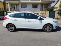 Usado Ford Focus Trend 125 CV (91 kW) 2017 Blanco Berlina