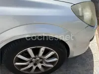 Usado Opel Astra Cosmo 100 CV (73 kW) 2006 Gris / plata Berlina